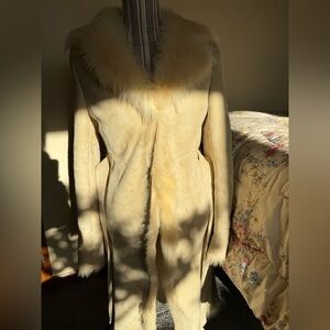 Stunning genuine shearling toscana coat in cream